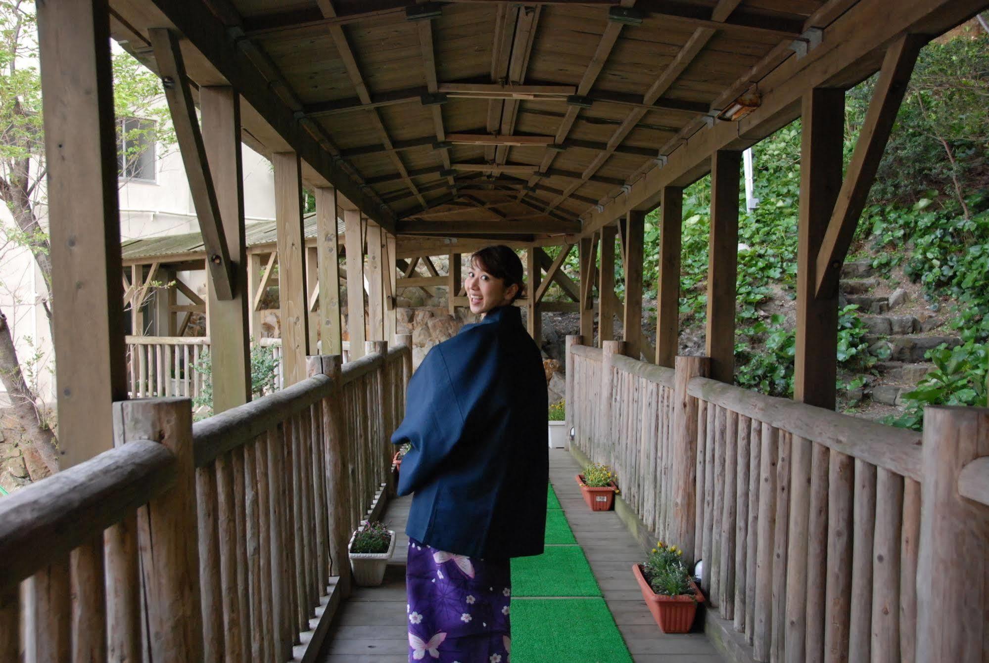 Hotel Hanatemari Shirahama Buitenkant foto